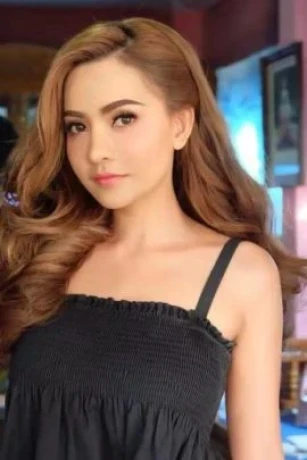 Lovely Sexy Lary