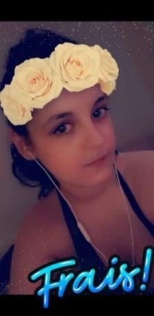 Jolie brune