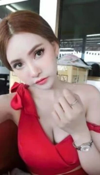 Lovely Sexy Lary