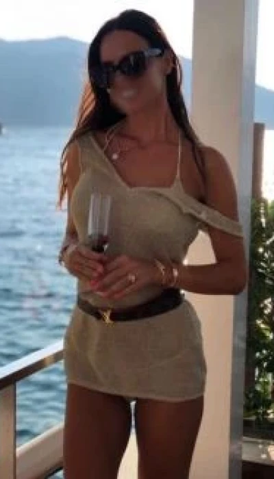 Elite escort Sarah