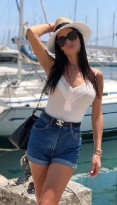 Elite escort Sarah