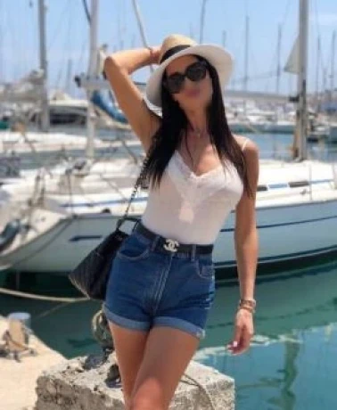 Elite escort Sarah
