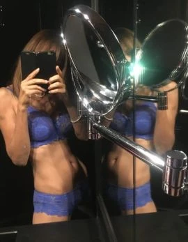 Zinna Eve