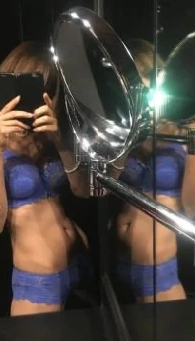 Zinna Eve
