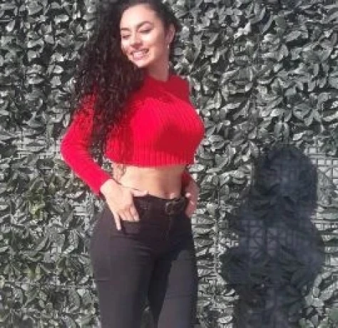 Hot NONI dominatrix