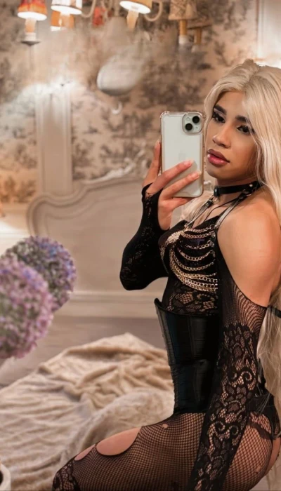 Emma Jolie