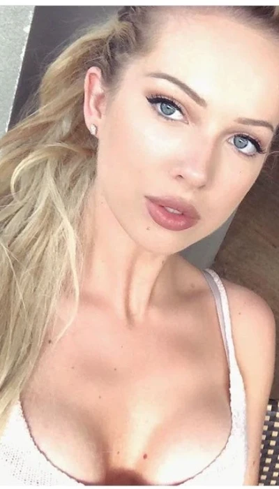 Mashenka blonde russe