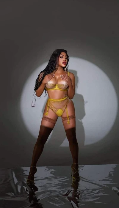 Sonya dominatriz