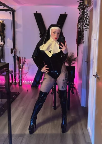 MADAME DAVILLA