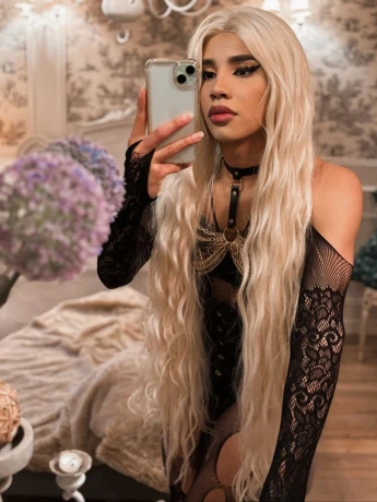 Emma Jolie