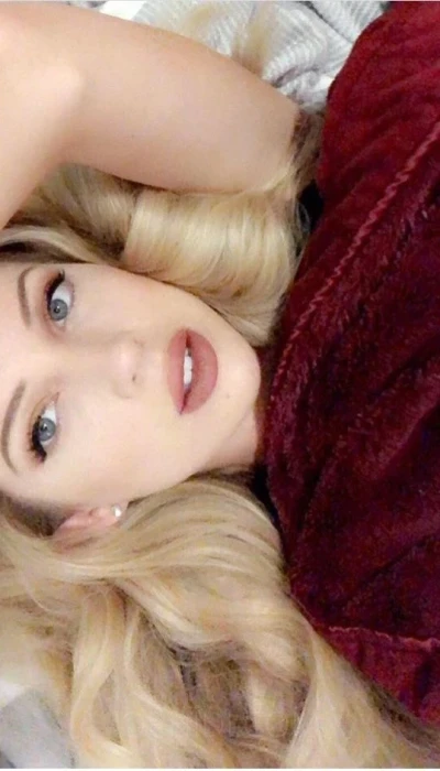Mashenka blonde russe