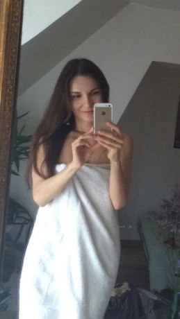 Ashley_Paris