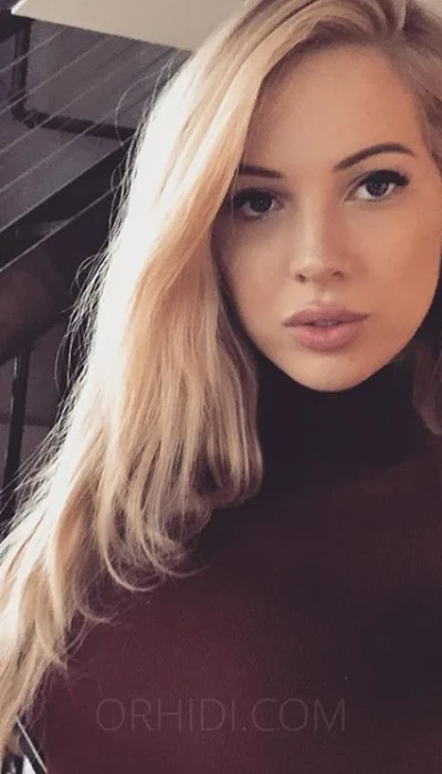 Mashenka blonde russe