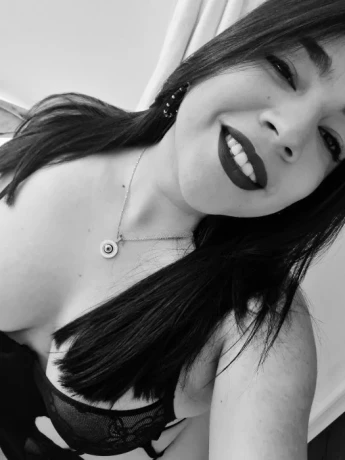 Monica Jolie