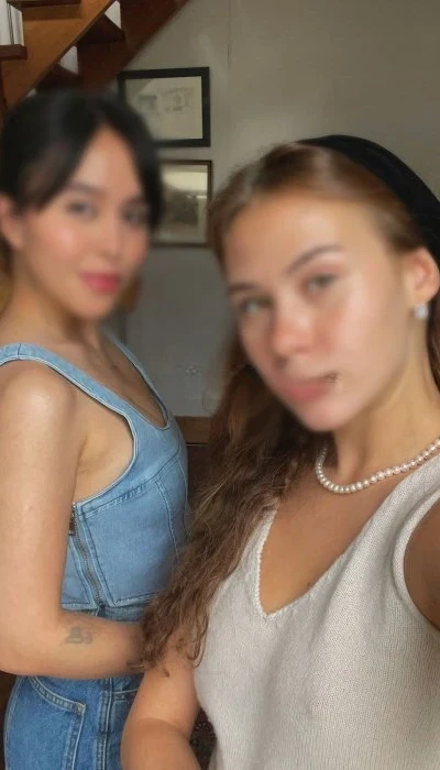 Jane & Alexandra "duo with girl"