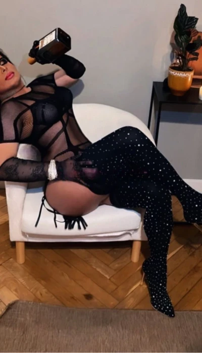 Nicole latina