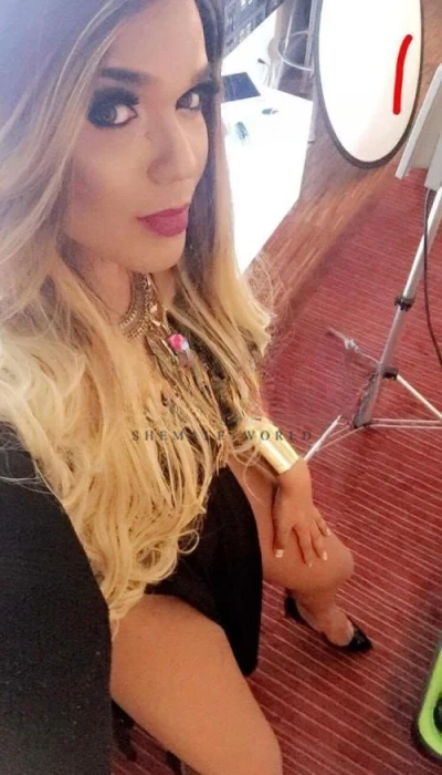 Izabella Jolie