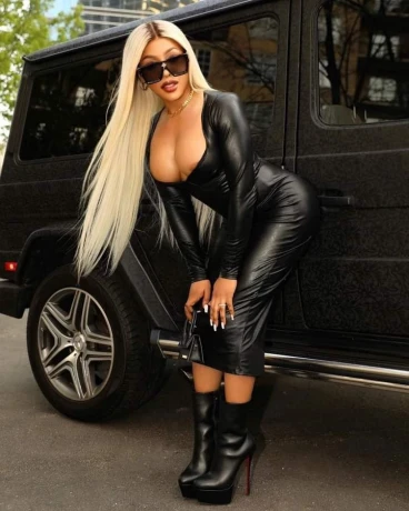 Sonya dominatriz