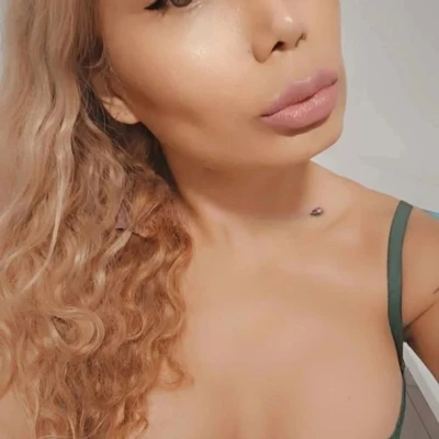 Nadia ts