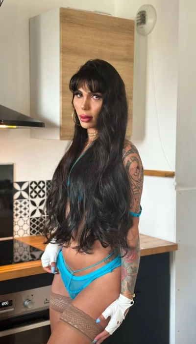 Bella LATINA