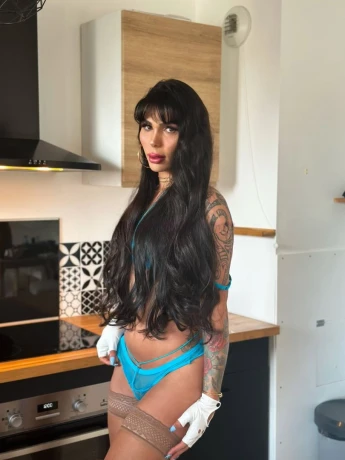 Bella LATINA